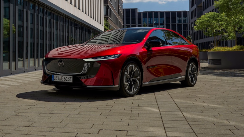 Der neue vollelektrische Mazda6e auf der FLEET Drive