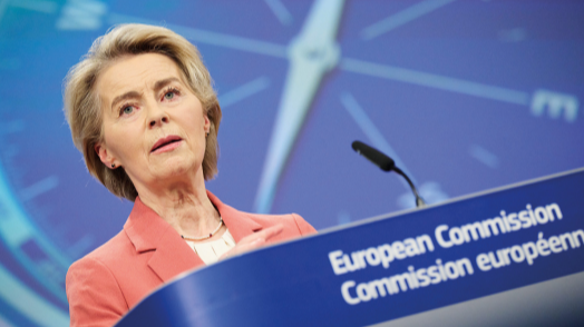 "Autopaket" der EU soll Autoindustrie stützen und Verbrenner-Aus kippen