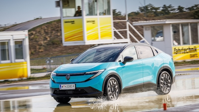 Nissan Leaf: Fallschirm-Auto