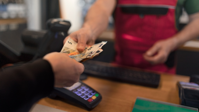  Spritpreise: moderater Anstieg