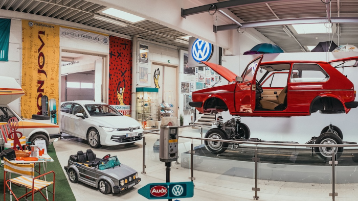   Mit dem neuen Rabbit im Golf-Museum