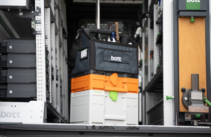  bott: Fahrzeugeinrichtung  zum Mitnehmen