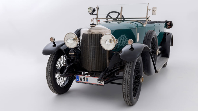   Fehrs Oldtimer Museum: Sonderausstellung „Austro Daimler – Fahrzeuge aus Wiener Neustadt“