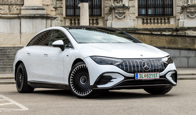  Mercedes-Benz EQE mit aktivem Spurassistent ab Juni