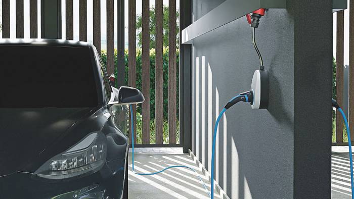 Aktuelle Boxen und Kabel