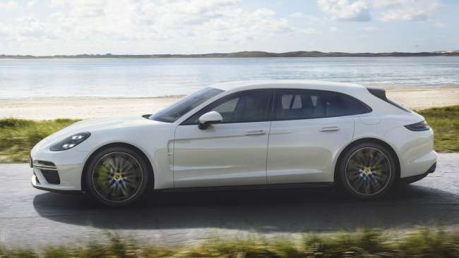 Porsche Panamera Sport Turismo 4 E-Hybrid