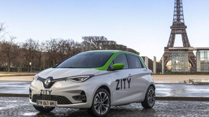 Elektrisch um den Eiffelturm