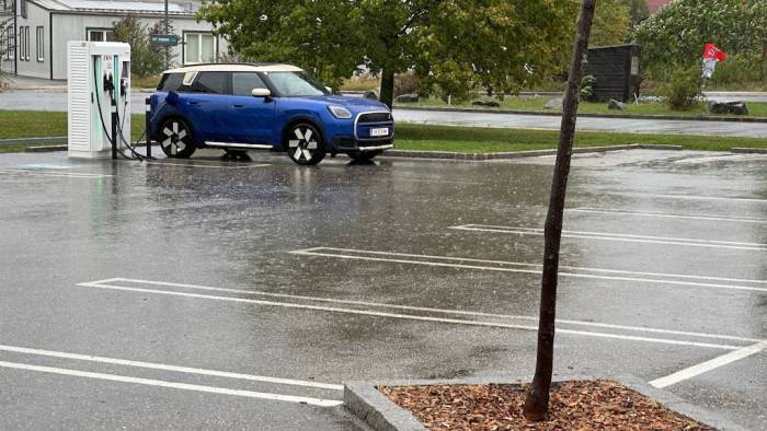 Unwetter: Elektroauto trotzdem Aufladen?