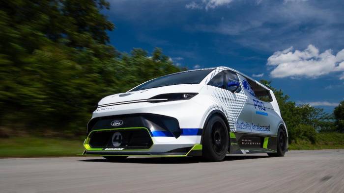 Ford und STARD zeigen elektrischen Transit mit 2.000 PS