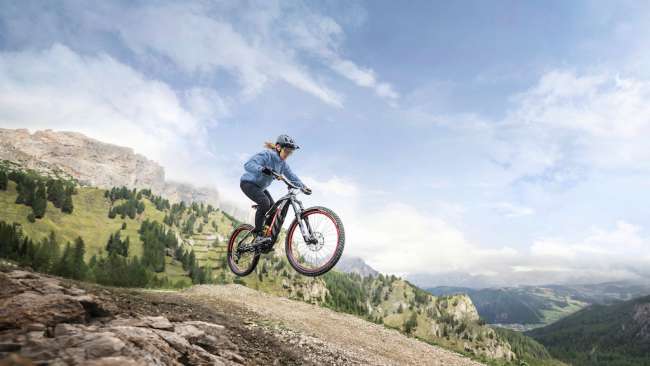 Audi: e-MTB im Design des RS Q e-tron