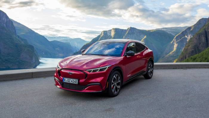 Die Gegner: Schwerkraft, DNA, Rakete, Pit-Crew