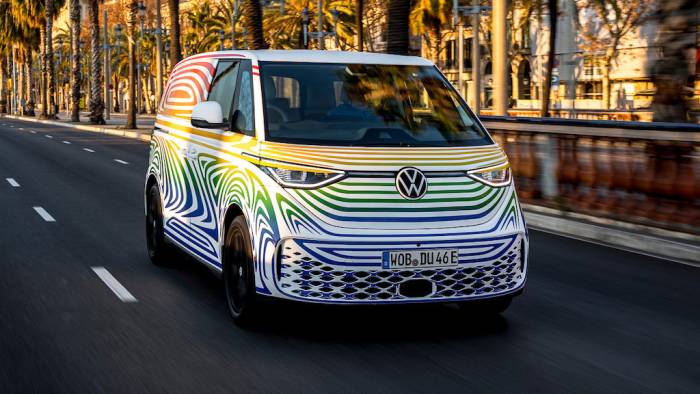 Doppel-Premiere am 9. März 2022