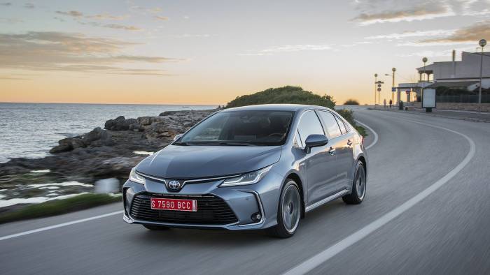 Toyota Corolla 1,8 i-Hybrid