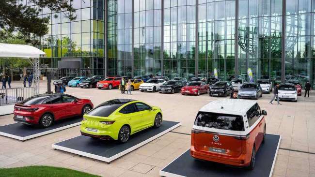 Markenübergreifendes E-Mobilitätstreffen in der Autostadt