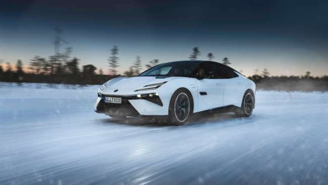 Lotus: Heißer Brite im kalten Finnland – Video