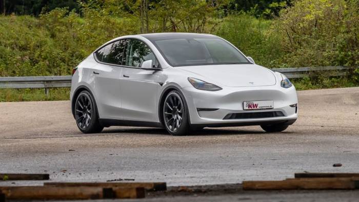 Zweifach abstimmbares Gewindefahrwerk für den Elektro-SUV