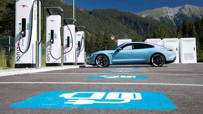 Unter 3 km zur nächsten Ladesäule bis 2030