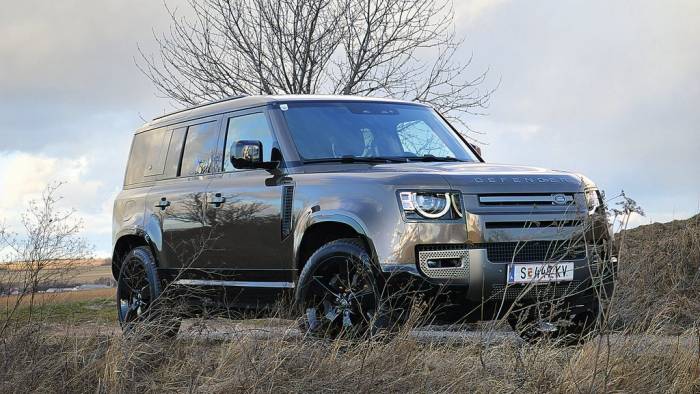 Land Rover Defender 110 P400e