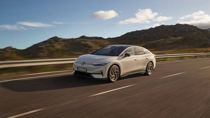 VW sagt in der oberen Mittelklasse "Hallo!"