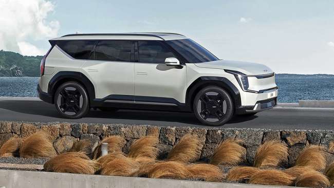 Großes Elektro-SUV mit futuristischem Design