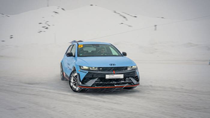 Wintertest: Achim Mörtl und der koreanische Elektro-Sportwagen Hyundai Ioniq 5 N