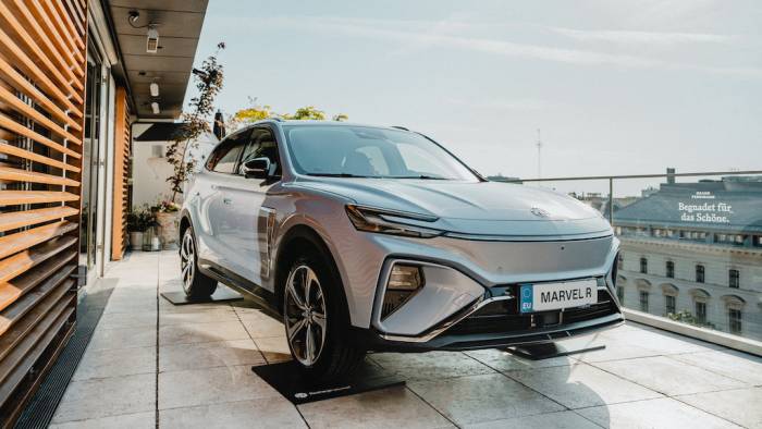 Ein MG über den Dächern von Wien