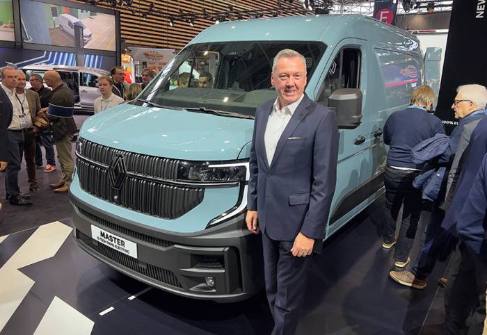  Weltpremiere für den neuen Renault Master & Interview