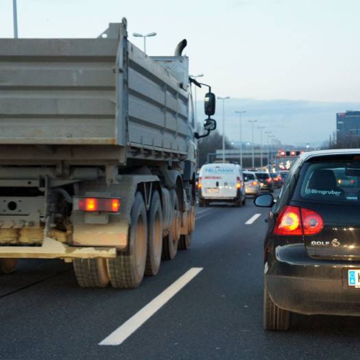  Linke Spuren für Laster ab Juni tabu