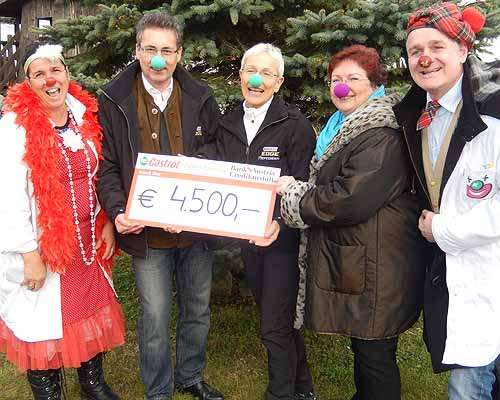  4.500 Euro-Spende für die Roten Nasen