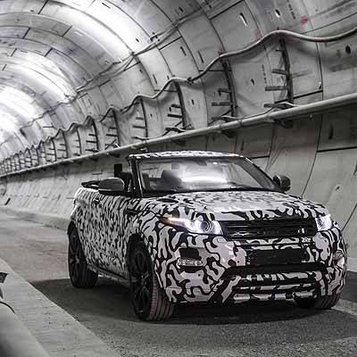  Oben ohne durchs Gelände