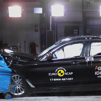  Crashtest: Einmal 3, einmal 5 Sterne