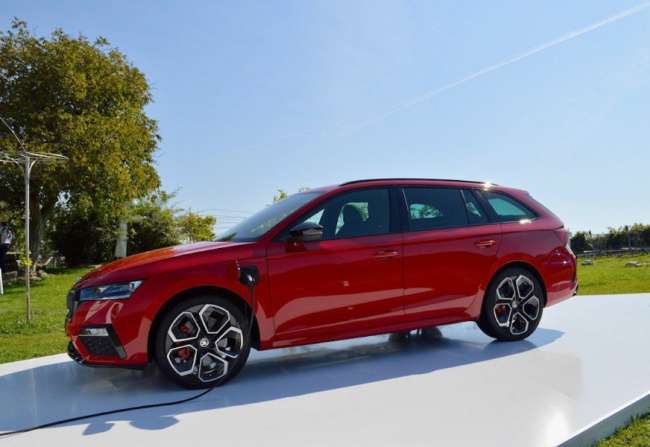  Skoda präsentiert Erdgas- und Plug-in-Hybrid-Modelle