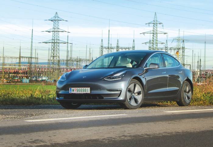  Dem Chart-Stürmer auf den Akku fühlen