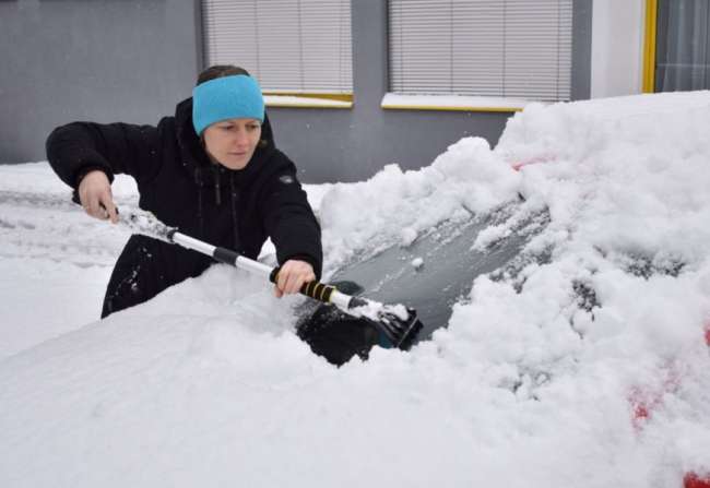  Schnee und Eis auf der Scheibe: Das ist zu tun