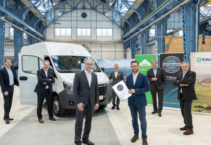  RWA Raiffeisen Ware Austria und Steyr Automotive  fixieren Partnerschaft 