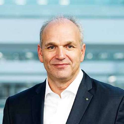  "Umbau des Vertriebsmodells"