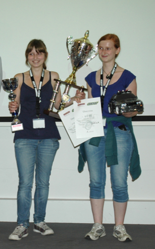  Intelligente Mädels und ihr schlaues Auto