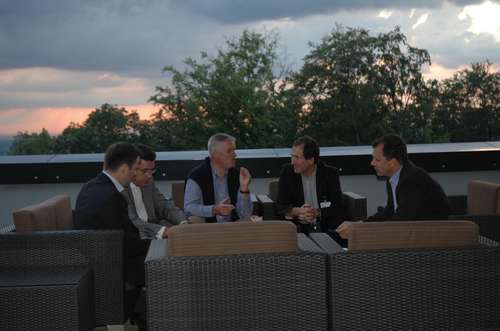  Marktbeobachter unter Strom