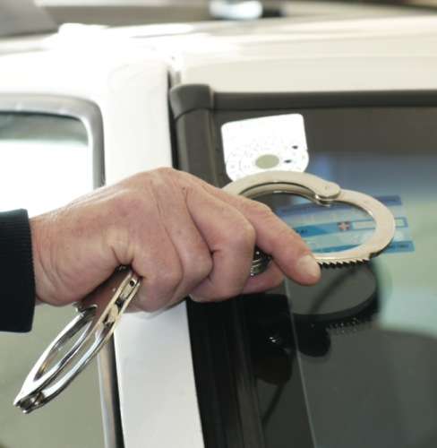  Gebrauchtwagen und Motorräder „angekauft“, ohne zu zahlen