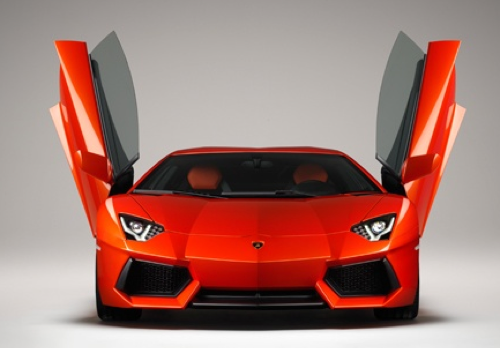  Die ersten Aventador kommen