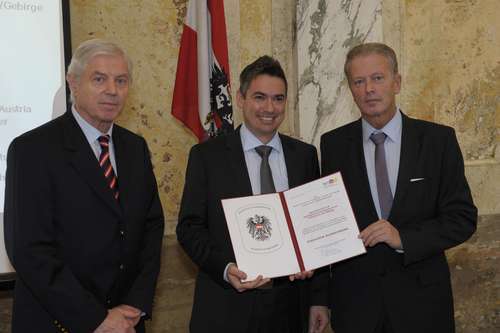  Aus den Händen des Wirtschaftsministers ...