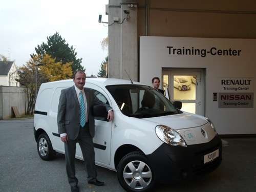  Renault stellt Serviceplätze unter Strom