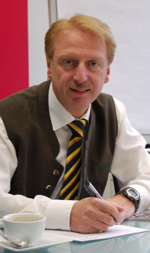  carplus eröffnet 11. Kfz-Zulassungsstelle