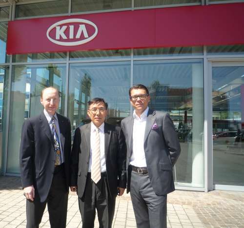  Hoher Besuch im Autohaus Robinson