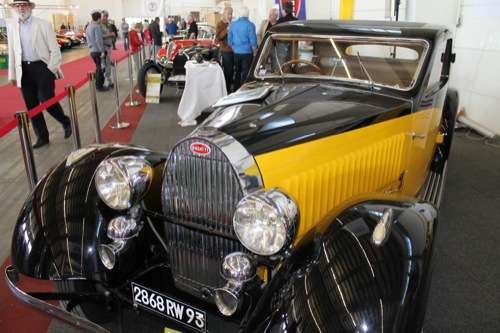  Oldtimer lockten Massen an