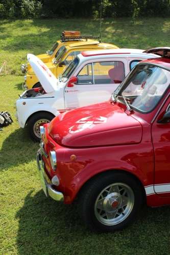  Viele, viele bunte Autos