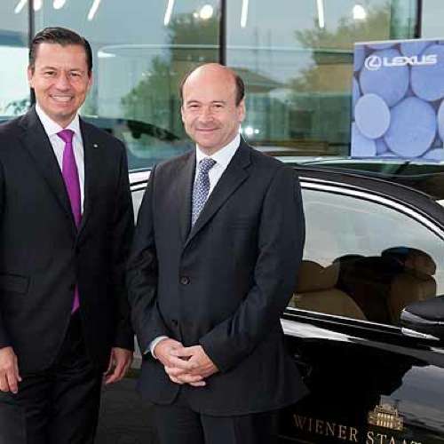  Der Herr Direktor fährt ...