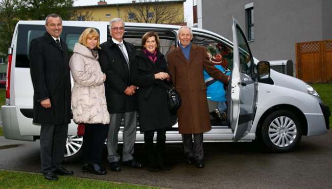  Neuer Bus für das SOS-Kinderdorf 