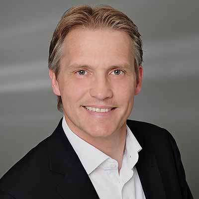  Vergrößertes Team mit neuer Aufstellung