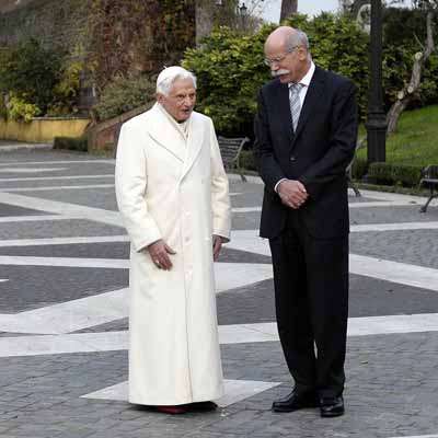  Neues Papamobil für Benedikt XVI.